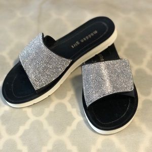 Madden Girl size 8 slide in sandal
